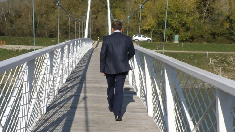 Napu&scaron;ta li Lovrinović Most? Na Facebooku objavio vrlo znakovitu fotografiju