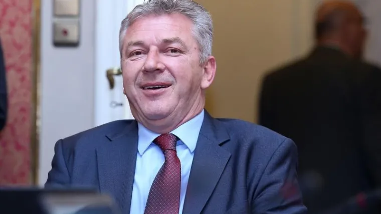 SDP također krenuo u ofenzivu: 'Izbori su jedina opcija, sve ostalo je spa&scaron;avanje vojnika Karamarka'