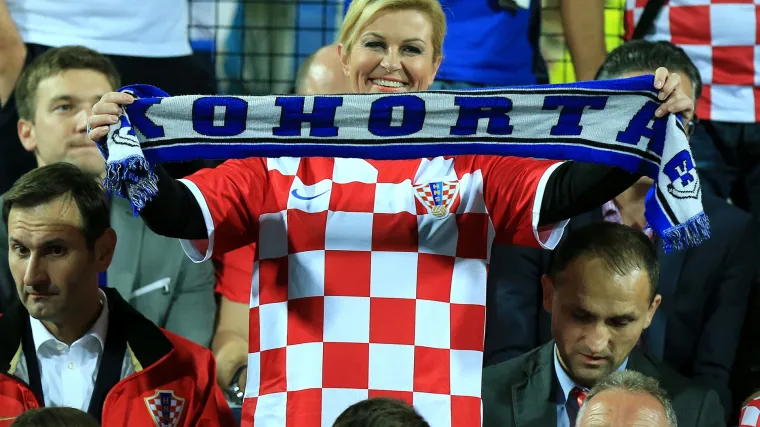 Kolinda u novom studiju Narodnog radija zapjevala navijačku pjesmu i otkrila: 'Obožavam slu&scaron;ati Thompsona'