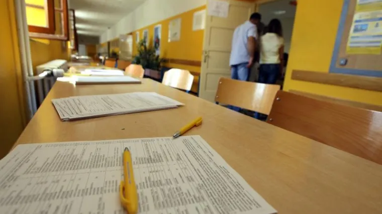 Učenik izvrijeđao profesoricu pa se sru&scaron;io u nesvijest
