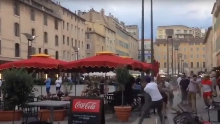 Pogledajte dramatične scene huliganskih izgreda u Marseilleu