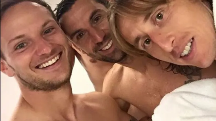 Rakitić na Twitteru objavio fotku iz svlačionice i zagolicao ma&scaron;tu brojnih navijačica