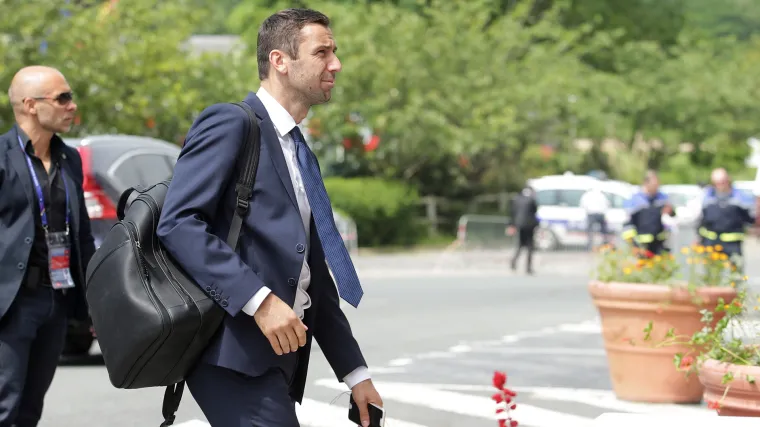 Srna napustio reprezentaciju i odletio na sprovod ocu, HNS: 'Kapetane, svi smo uz tebe'