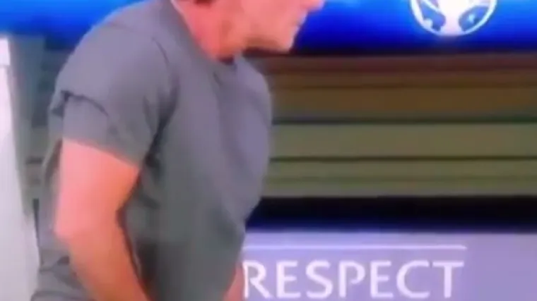 Löw zavukao ruku u hlače, ne želimo ni pomisliti što je tamo radio