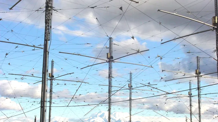 'Srbija odašilje elektromagnetske valove kojima izluđuju Hrvate i potiču ih na iseljavanje'