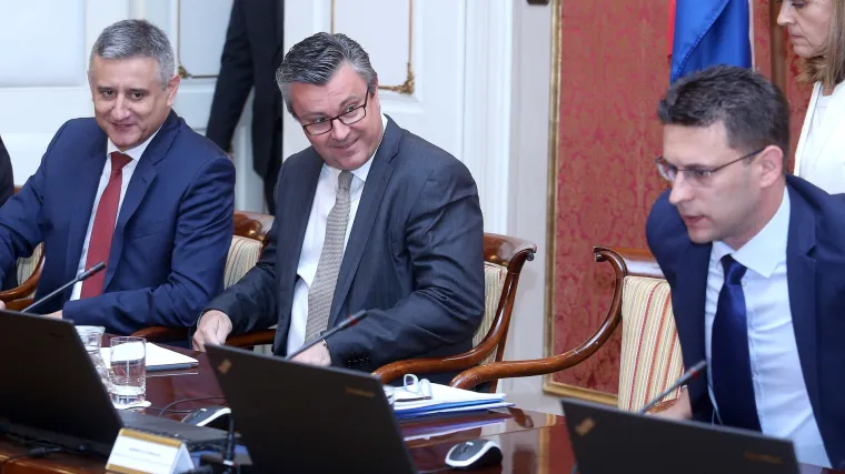 Otkazana sutra&scaron;nja sjednica Vlade, jutros održan uži kabinet na kojem se nije pojavio Karamarko