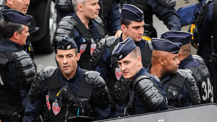 Panika u Parizu: ubijeni policijski časnik i njegova supruga, odgovornost preuzeo ISIL!