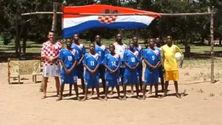 Svi opet dijele video djece iz Afrike koja pjevaju 'Srce vatreno'