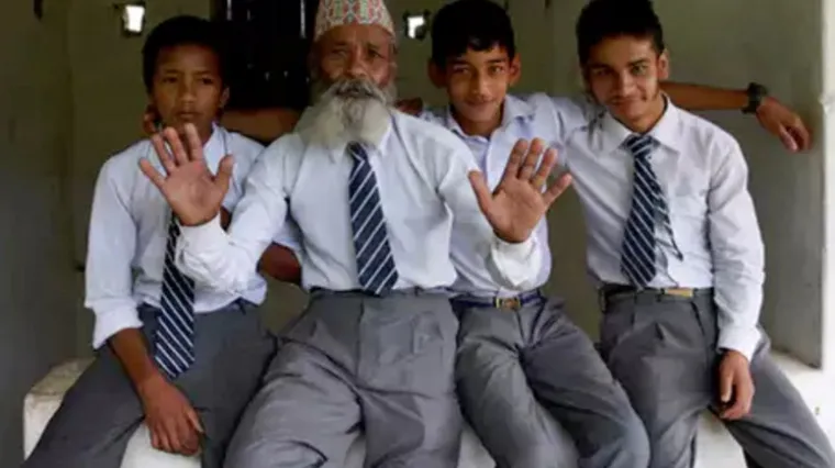 Nikada nije kasno za &scaron;kolu: nepalski 68-godi&scaron;nji đak kaže da će se &scaron;kolovati do smrti