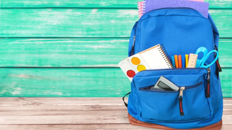 Akcija darivanja školskih torbi u Slavonskom Brodu: pomozite onima koji nemaju!