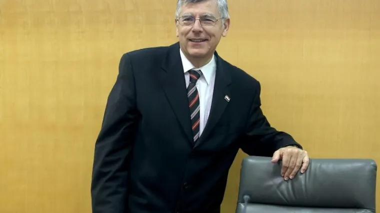 'On nema pravo u Saboru govoriti o svom opozivu, ali ću mu to ipak dopustiti'