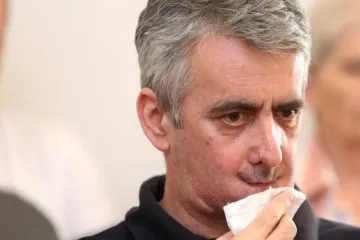 'Da, pu&scaron;kom sam ubio svoju ženu, ali nisam obiteljski nasilnik'