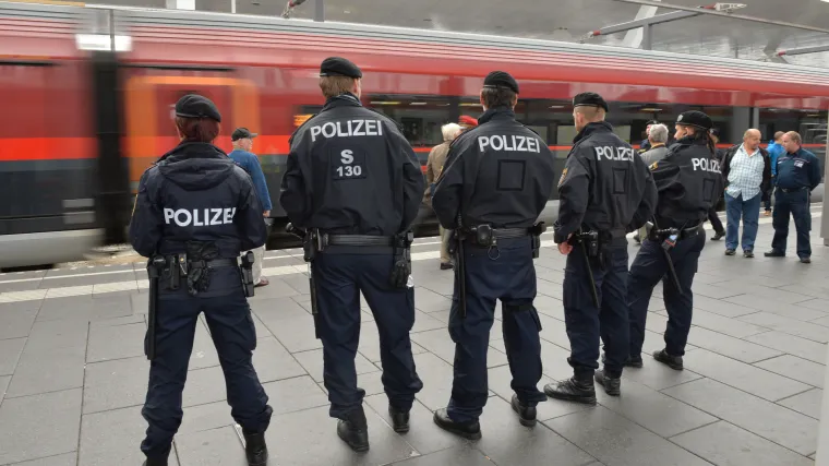 U Austriji uhićena trojica izbjeglica zbog sumnje u povezanost s teroristima