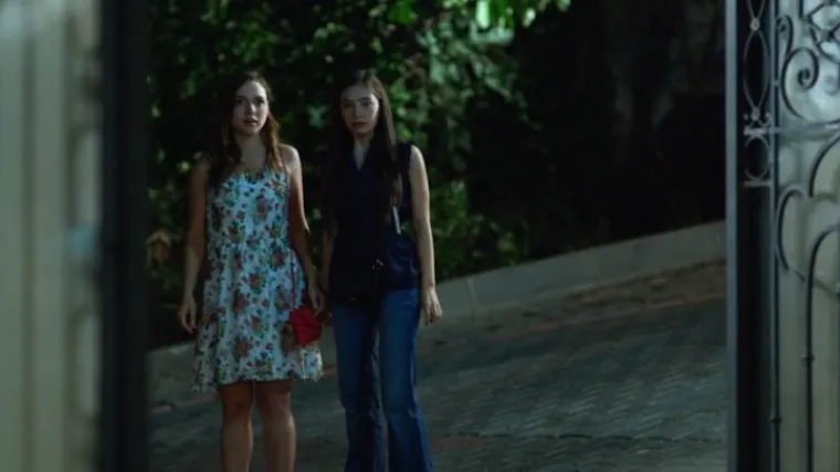 Neriman (Pitanje časti) želi da joj Medžit pomogne u traženju narukvice