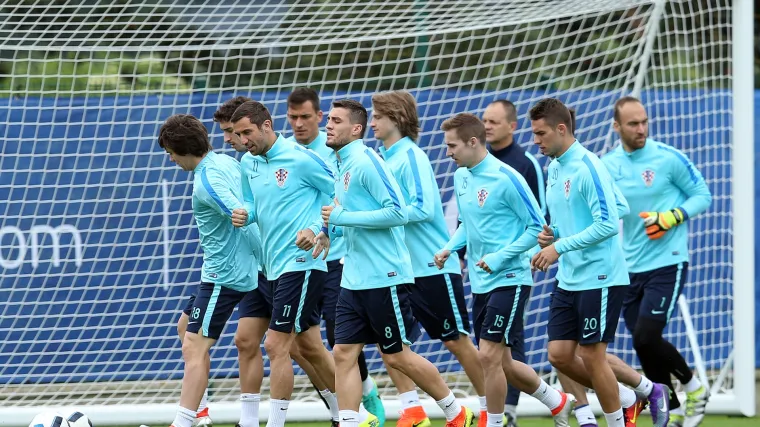 &Scaron;estorica igrača propustila trening: Modrić vjerojatno neće zaigrati protiv &Scaron;panjolske, upitan i Ćorluka?