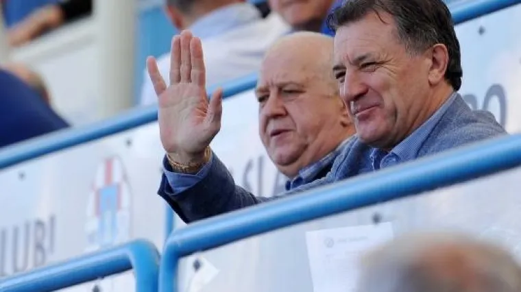 'Za sve su krive političke elite, 200 huligana reketari državu već 25 godina'