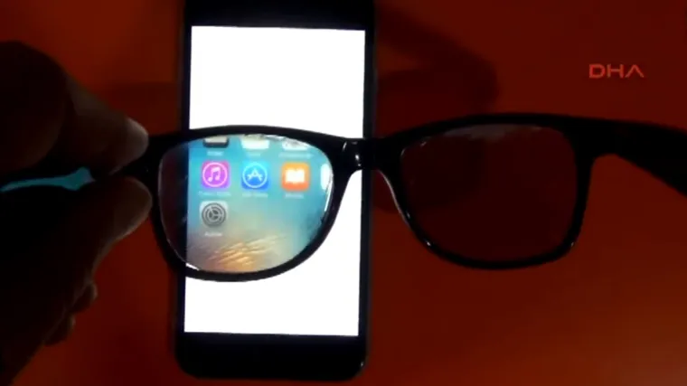 Naočale pomoću kojih ćete samo vi vidjeti ekran telefona