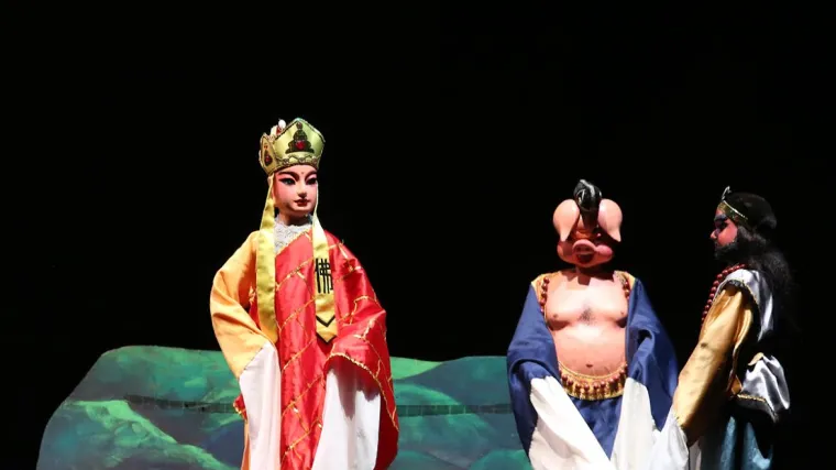 Kineski lutkari atrakcija MDF-a: High-tech lutke koje rigaju vatru