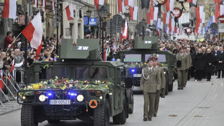 Ovo će produbiti političke podjele: Poljska će otvoriti lijesove žrtava pada predsjedničkog zrakoplova
