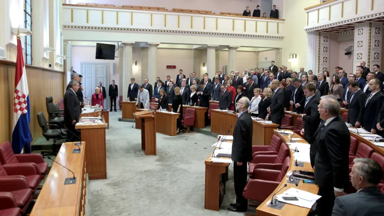 Stranke već u kampanji: HDZ bez &scaron;efa, SDP kupuje bodove u ti&scaron;ini, a MOST dobiva prve udarce