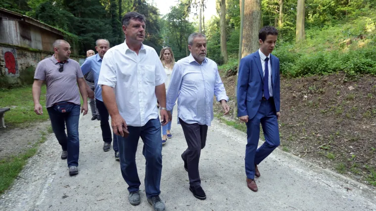 Bandić krenuo u kampanju: 'Ako građani žele živjeti bolje, glasat će za premijera Bandića'