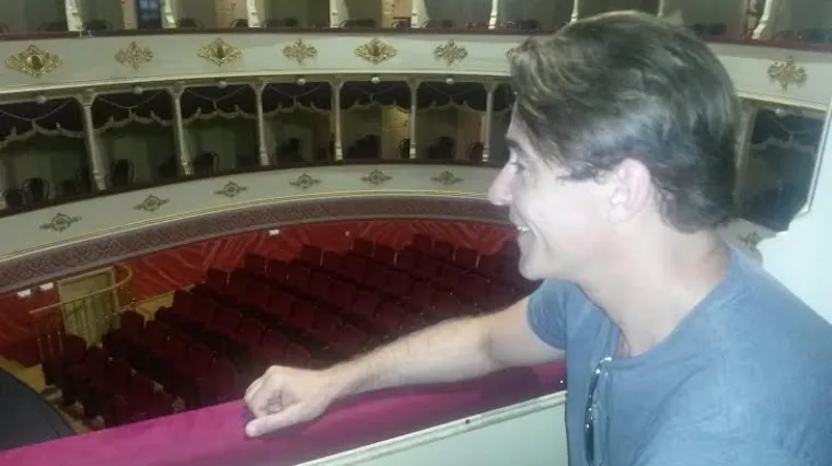 Goran Vi&scaron;njić u &Scaron;ibeniku: Druženje s kazali&scaron;tarcima i novi projekti u najavi