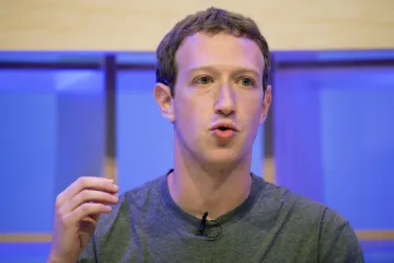 Mark Zuckerberg prekriva svoju kameru na laptopu, evo zašto biste trebali i vi