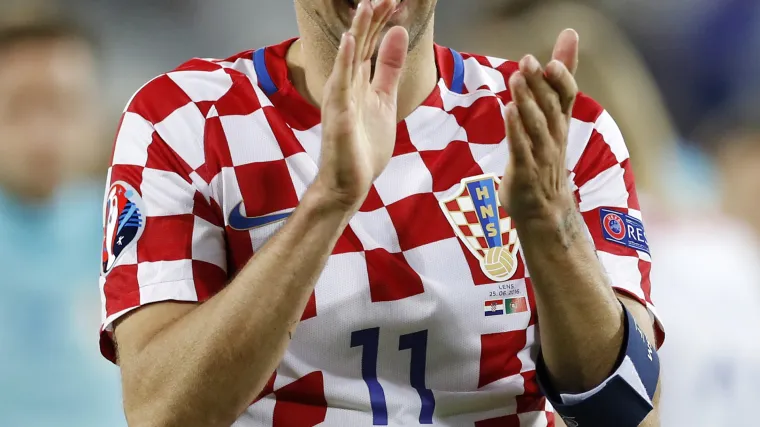 Očeva smrt nije ga slomila: Darijo Srna se nakon 14 godina u suzama oprostio od 'Vatrenih'