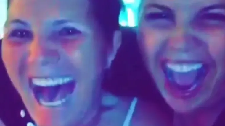 Dok mu se sin dosađivao na tribinama, majka napravila nezaboravan tulum