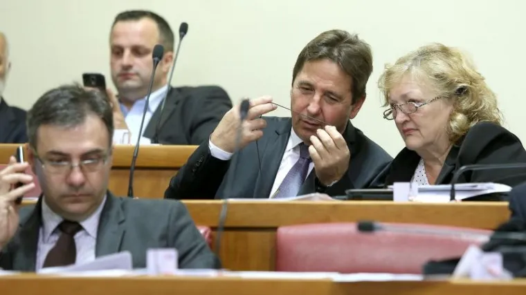 'To je podmukli i antihrvatski čin u režiji Mosta i HDZ-a'