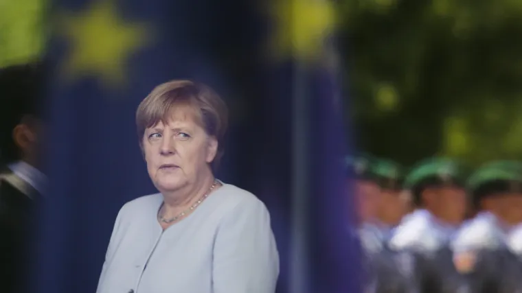 Merkel odbija neformalne razgovore o Brexitu dok London ne podnese zahtjev za izlaskom