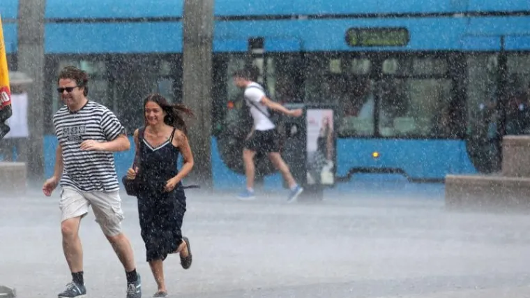 Snažno nevrijeme pogodilo Zagreb i dijelove Dalmacije