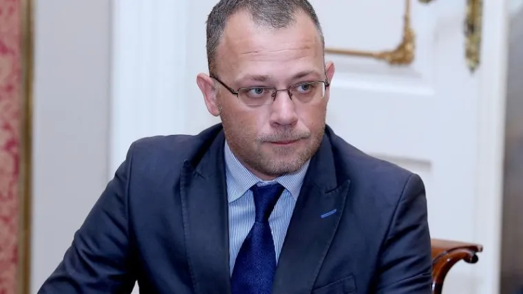 'Hasanbegović je jedini pravi kandidat, iza ostalih stoje mutni &Scaron;eksovi interesi!'