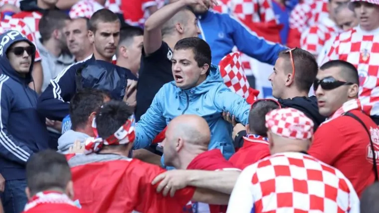 Petorica huligana zadržana u zatvoru, objavljeno za &scaron;to ih sve optužuju. Najmlađi ima 19