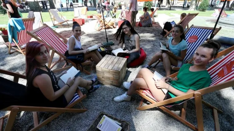 Vruće vam je, a niste u blizini mora? Rashladite se na Zrinjevcu u Moru knjiga