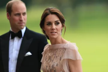 Kate Middleton izbrisana iz kraljevske obitelji: fanovi šokirani, Buckinghamska palača priznala!