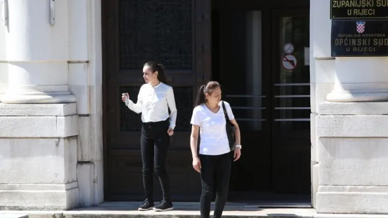 Majka na sudu otkrila zašto je Sara nožem napala sestru Dajanu