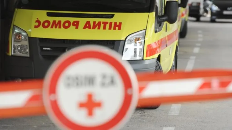 Mu&scaron;karac prelazio cestu, sru&scaron;io se i preminuo