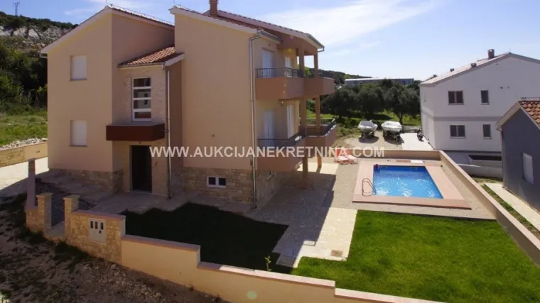 Danas javna aukcija nekretnina vrijednih 400 milijuna kuna!