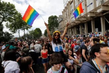 U Pariz u održan Gay Pride uz velike sigurnosne mjere zbog Orlanda