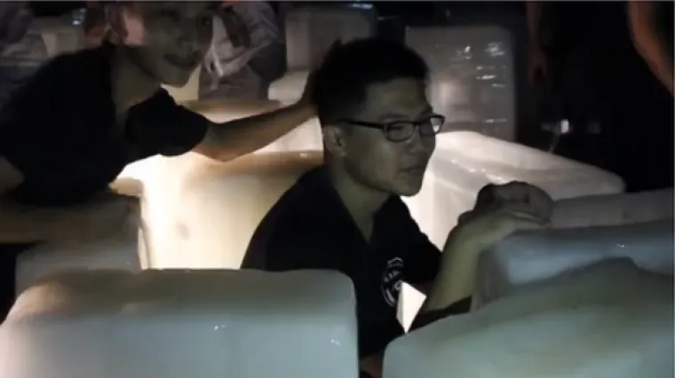 Ovako se Kina bori protiv vrućina: umjesto klima uređaja ili ventilatora, studentima dostavili sante leda