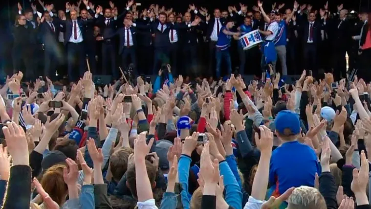 Tisuće navijača iza&scaron;lo na ulice pozdraviti svoje heroje