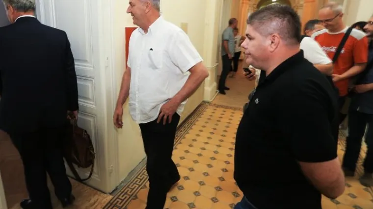 'Neka se Ostoja ispriča za smrt Darka Pajičića'; OSTOJIĆ: 'Neću se miriti s neonacistom i dilerom!'