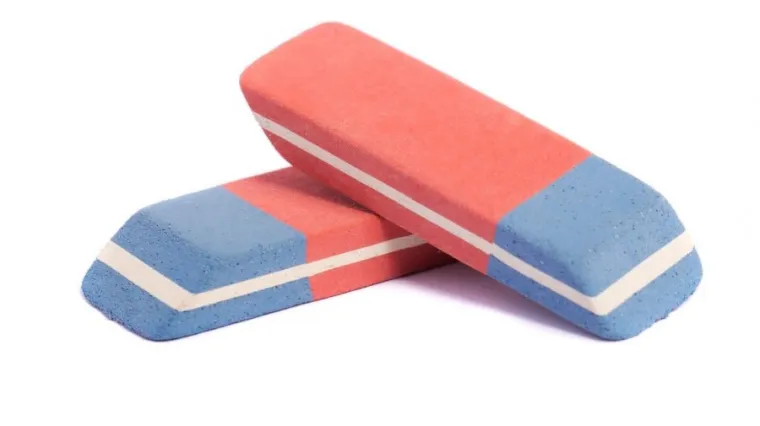 Plavi dio gumice zapravo nikad nije trebao brisati trag kemijske