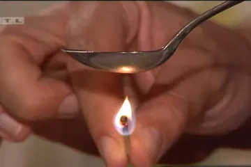 Znate li da zbog vode u ušima možete razviti upalu uha? Evo kako ju liječiti narodnom medicinom