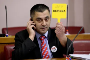 Ovjeravao lažne dokumente: podignuta optužnica protiv gradonačelnika Đakova