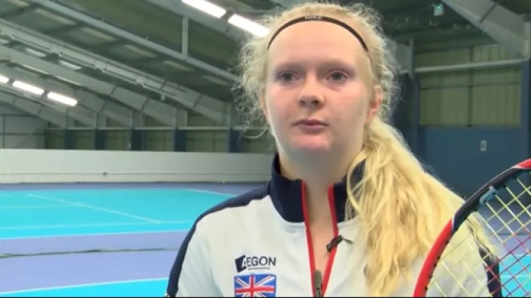 Mlada tenisačica s tri prsta na svakoj ruci svijetu dokazala da je sve moguće