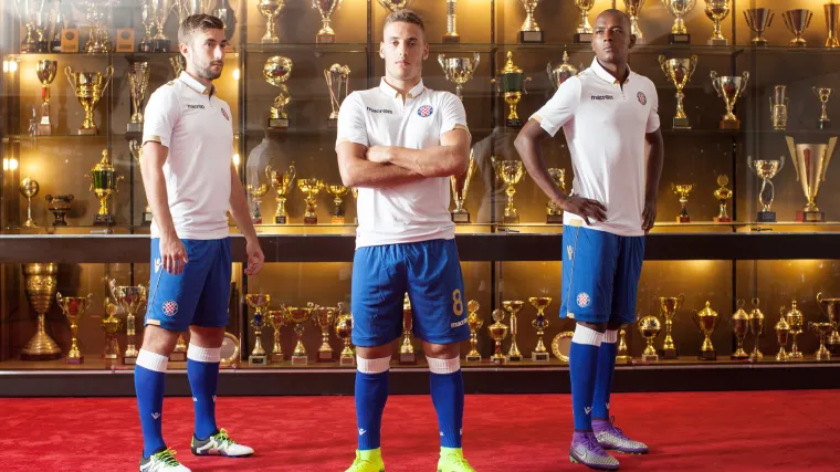Hajduk predstavio novi dres, navijači odu&scaron;evljeni