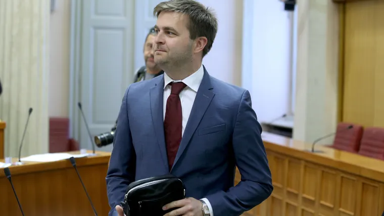 Ćorić: 'HDZ daje apsolutnu potporu konverziji kredita u švicarskim francima'