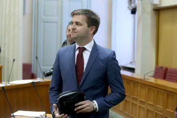 Ćorić: 'HDZ daje apsolutnu potporu konverziji kredita u švicarskim francima'